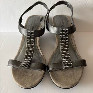 Comfort Plus by Predictions 7.5W Rhinestone Embellish Wedge Silver Gray Sandals